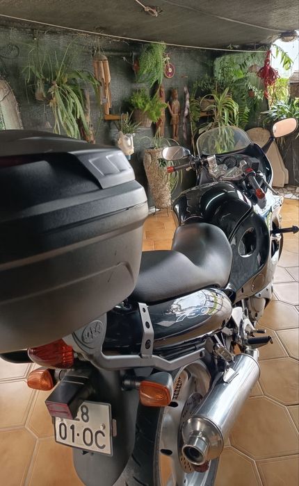 Mota Suzuki GSXF 750