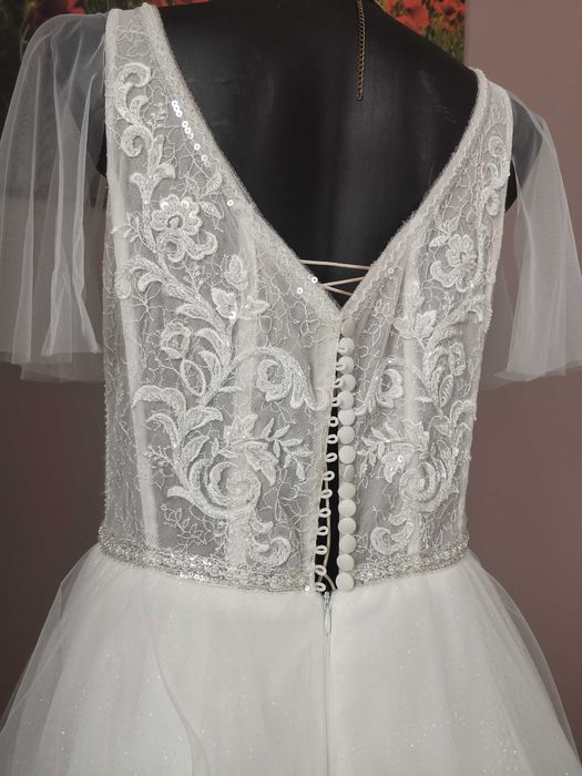 Suknia ślubna 40/42. Welon GTARIS