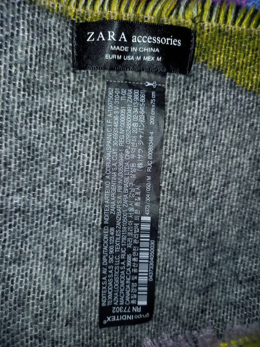 Szeroki kolorowy szalik Zara