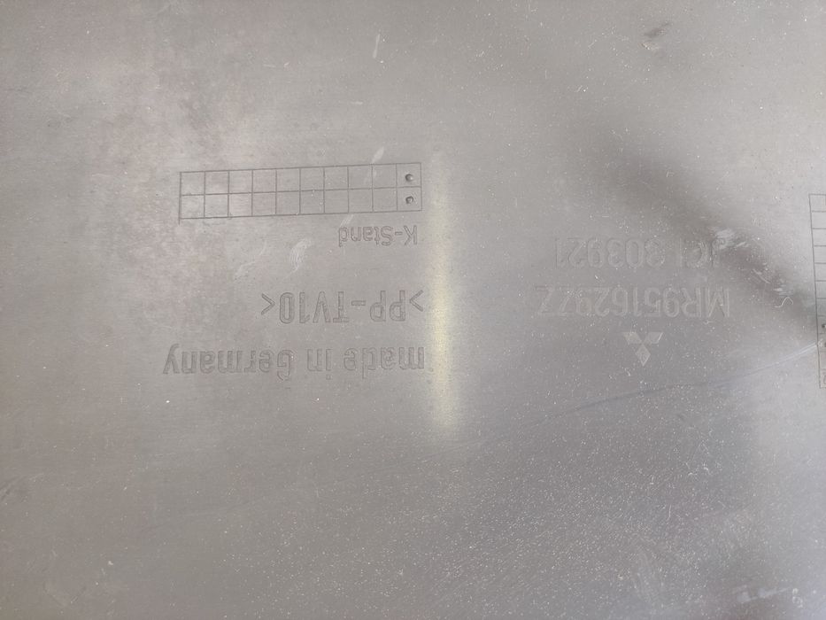 Consola grelha espelho mala plásticos vários interior Mitsubishi Colt