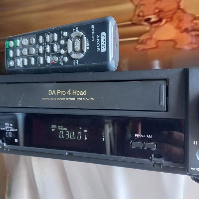 Видео магнитофон SONY SLV-X712SG
