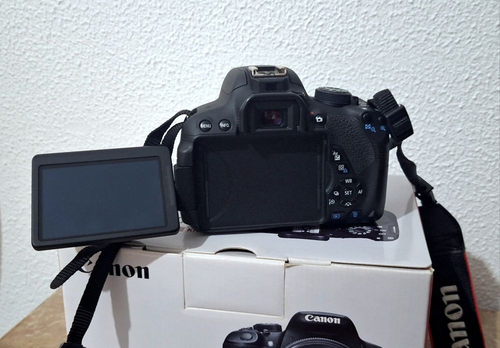 Canon 700D + 18-55mm