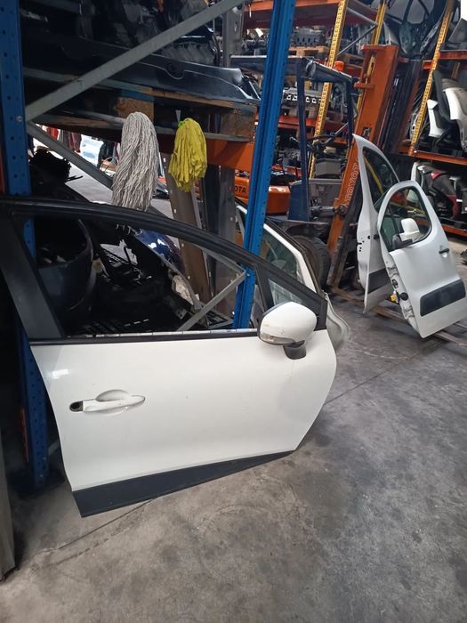 Porta frente direita Renault Clio IV