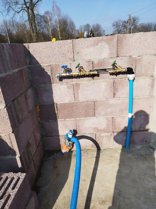 Usługi koparkoładowarką, koparka obrotową, minikoparką, przyłącza wod-