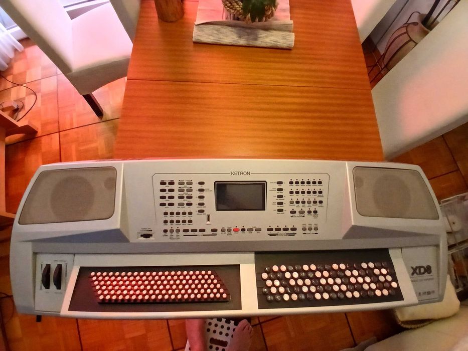 Vendo ketron XD8 a funcionar perfeitamente