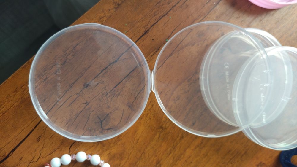 Пластиковые коробки для мелочей