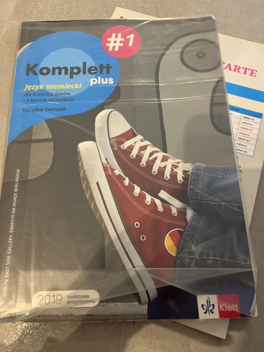 Książka ćwiczeń komplett plus 1