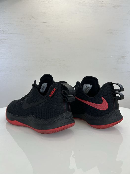 ОРИГІНАЛ! Nike Men's LeBron Witness 3 EP волейбольні кросівки