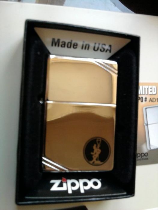 Zippo novo Reveler