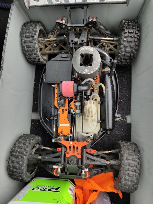 Carro RC 1:8 nitro