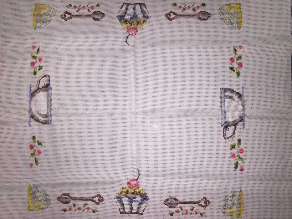 Pano bordado para tabuleiro