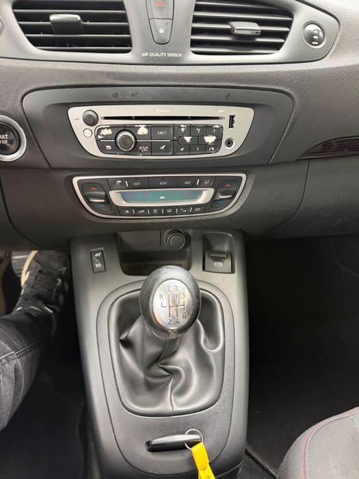 Renault Scenic 1.5 DCI ( 7 lugares )