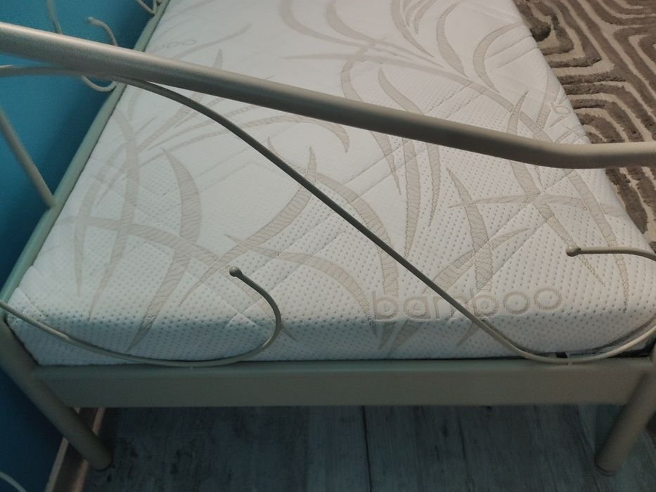 Rama łóżka + materac Pilnie sprzedam