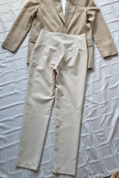 Viralowe eleganckie spodnie damskie ZARA ecru rozmiar S/M