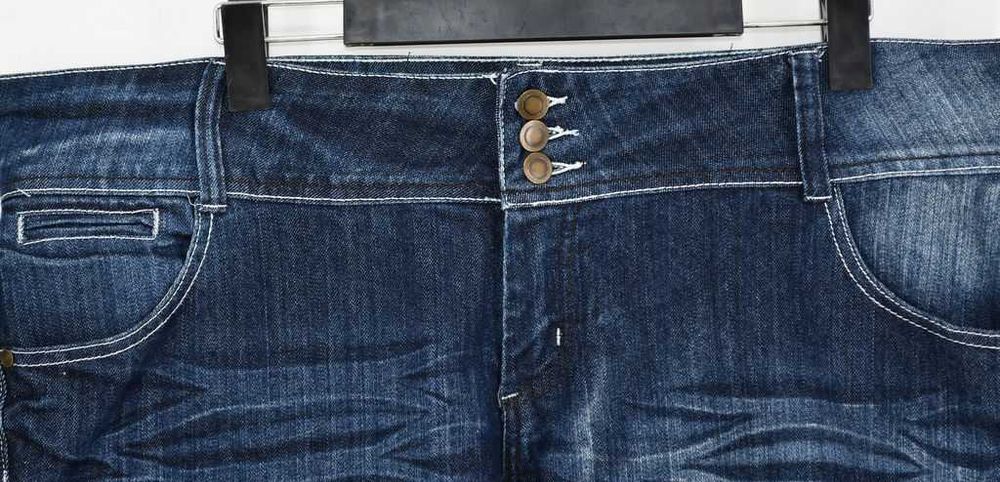 Jeansowe spodenki przed kolano Okay 48
