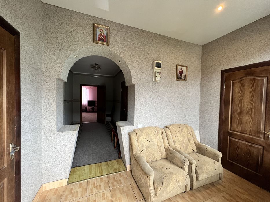 Оренда будинку вул.Коновальця на 3кімнати!