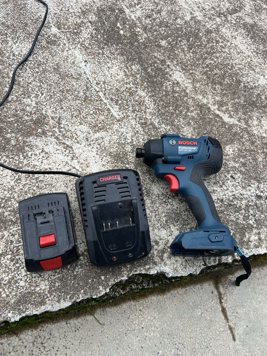 Aparafusadora de impacto 18v Bosch