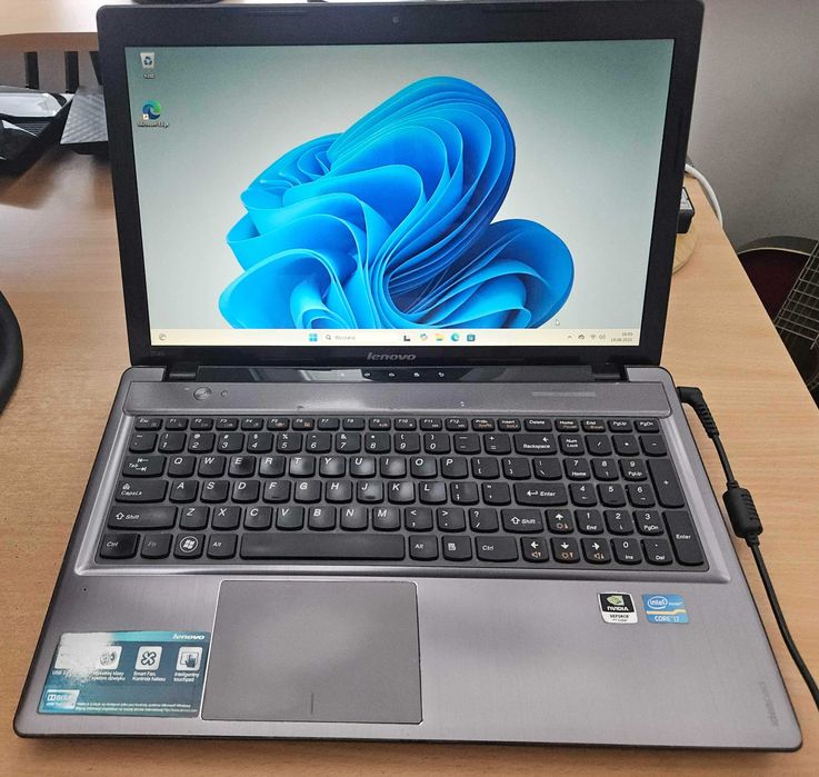 Lenovo Intel Core i7 NVidia GeForce 250GB SSD 8 GB Windows 11