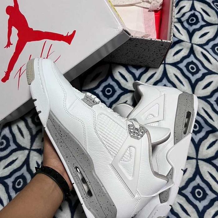 Jordan_4_Retro_White_Oreo R.38.5