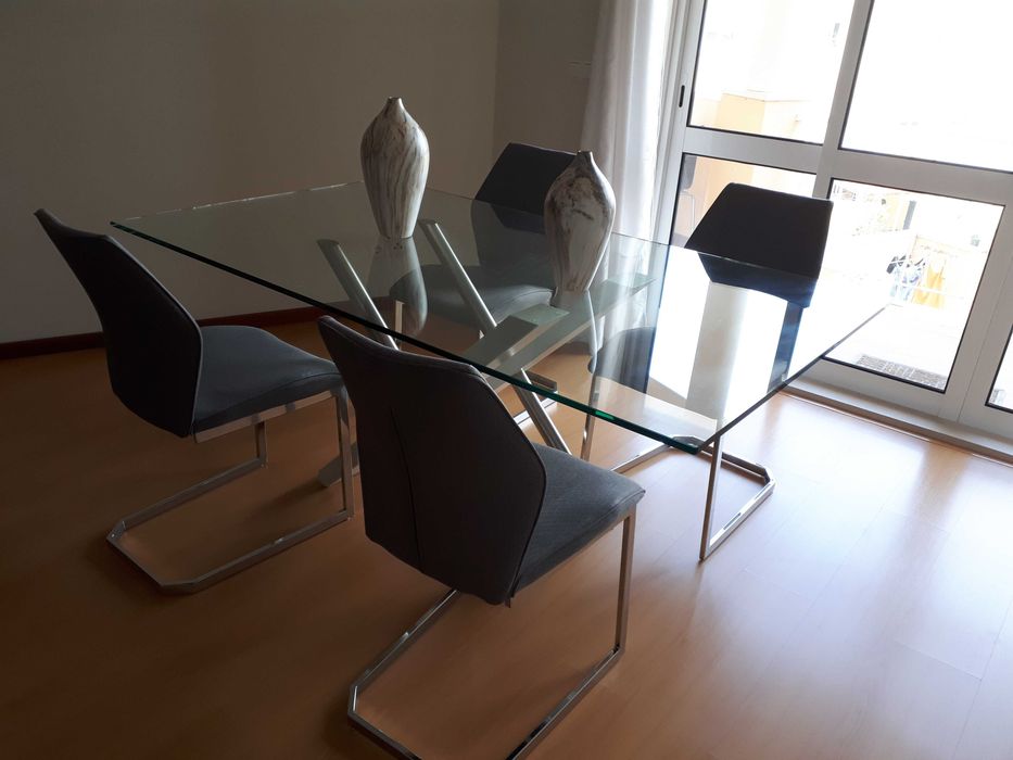 Moveis de Sala de Jantar - mesa e cadeiras