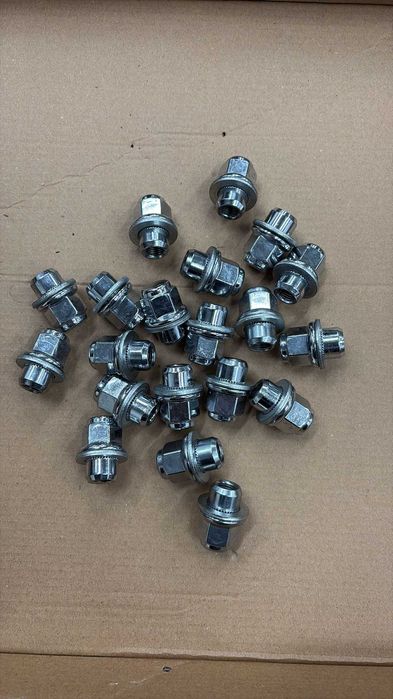 Śruby do kół nakrętki komplet 20 sztuk nowe
