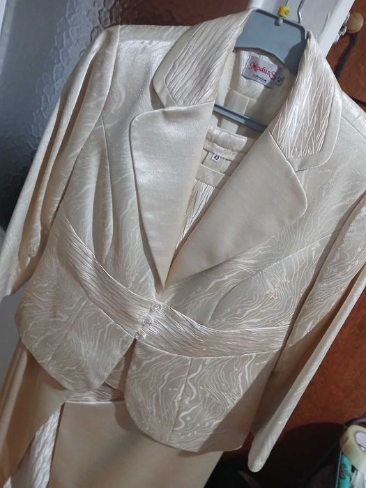 Komplet garsonka 3 czesci rozm 42  Modus