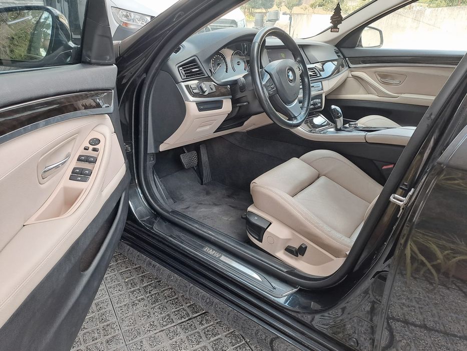 BMW 520d Preta como nova