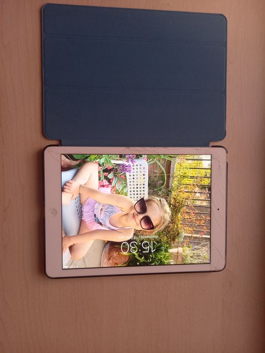Планшет Apple iPad Air A1447
