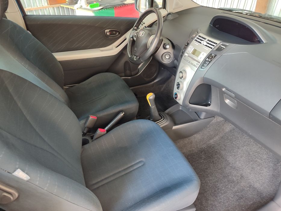 Toyota Yaris 1.0 gasolina com ar condicionado apenas 169 mil km