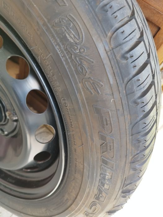 Pneu Michelin  195/65 R 15 e jante nova