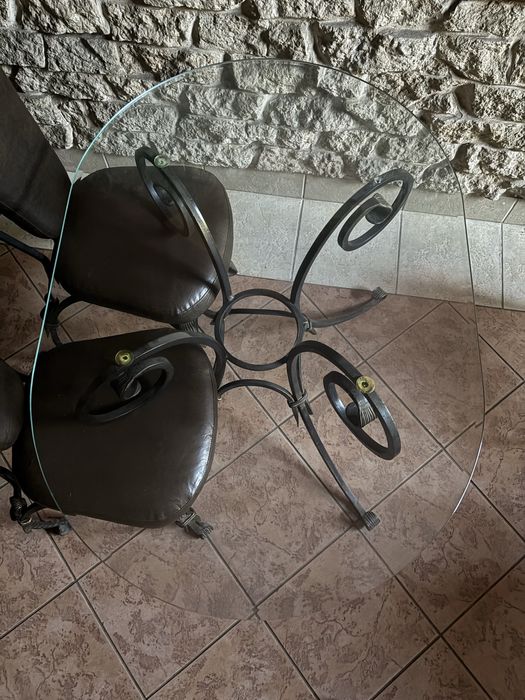 Кований стіл зі скляною стільницею (можливий опт + крісла)