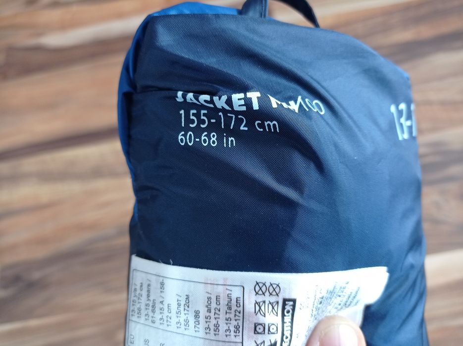 Kurtka przeciwdeszczowa, lekka