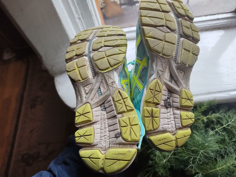 Asics     красотки