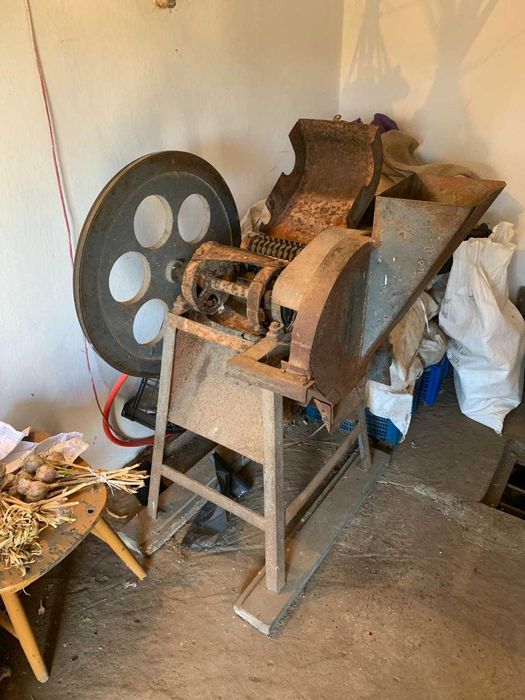 Січкарня з електромотором, дробилка, бурякорізка, соломорізка