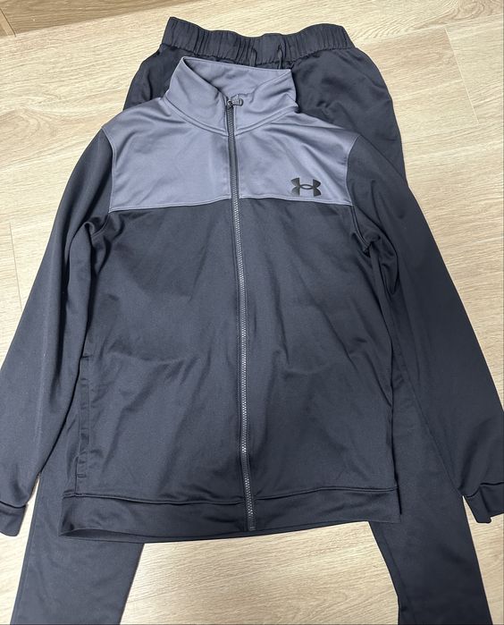 Костюм від бренду Under Armour