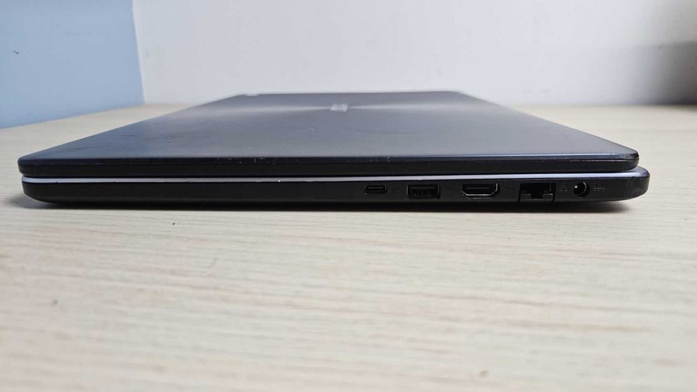 Ноутбук Asus Vivobook F705Q 17.3" / AMD A12-9720P /AMD Radeon R7 Graphics
