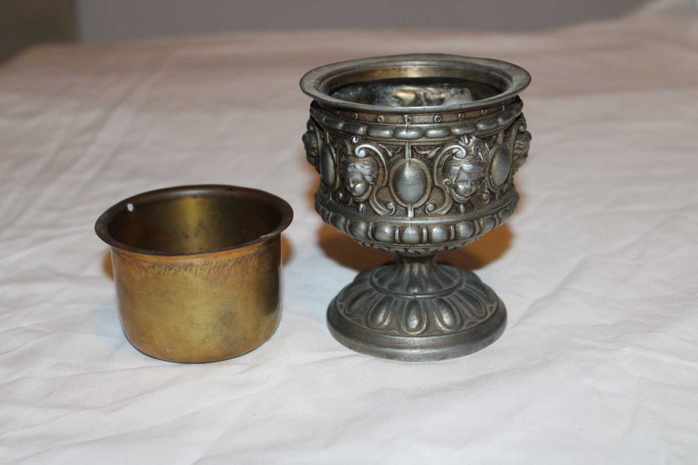 Taça de cerimónia Igreja, em estanho e copo interior bronze, secXVlll