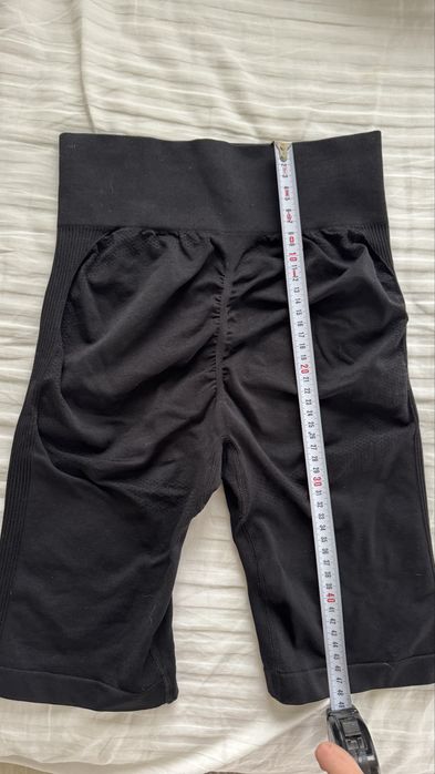 Лосини короткі класичний пушап чорні