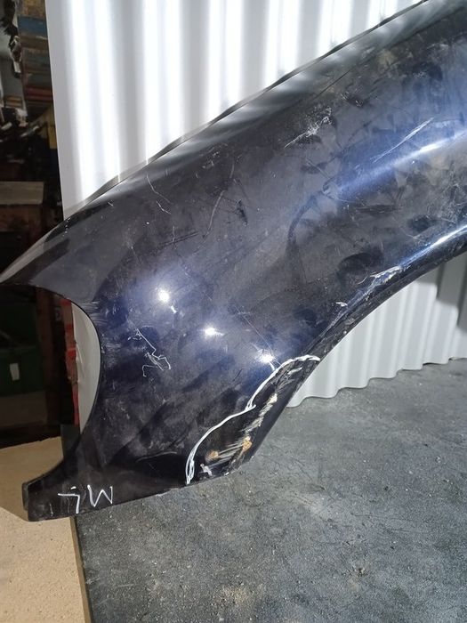 Guarda Lamas Mercedes Classe ML W163 ESQUERDO  Azul Escuro