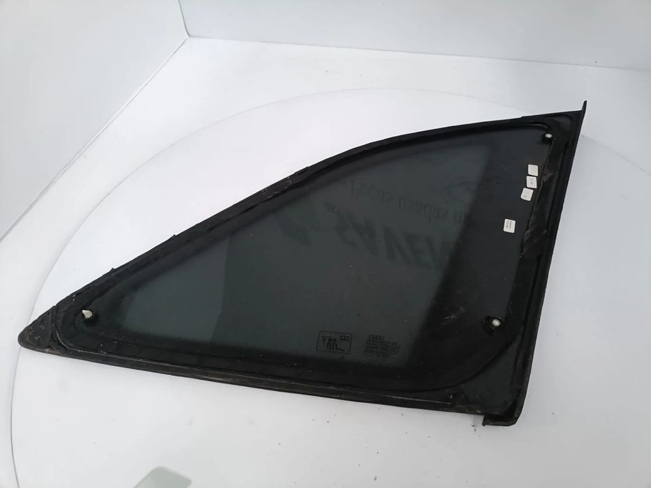 Vidro triangular da porta trás esquerdo AUDI Q5 (8R)