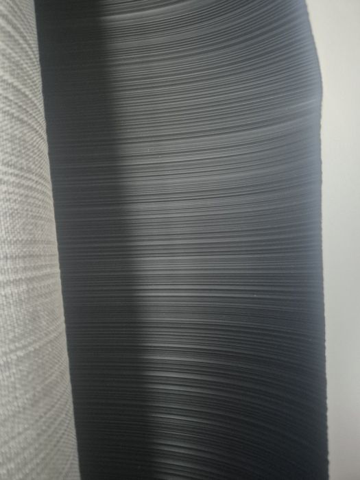 Tapeta w prążki czarna