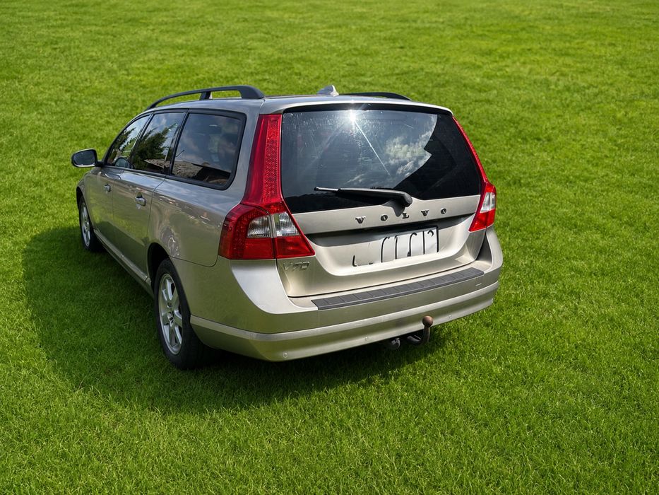 Volvo v70 2,4 diesel 2008 skora navi el klapa