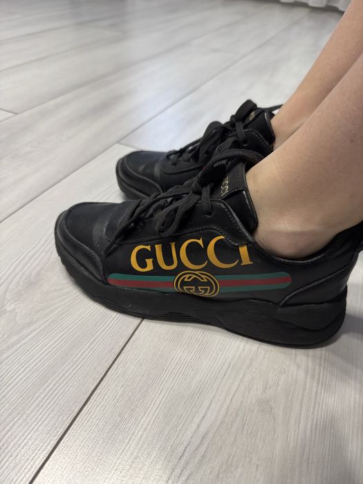 Продам кросівки Gucci
