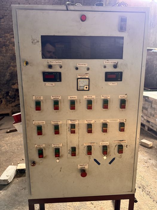 шафа керування (пульт автоматики) технологічної лінії з частотниками