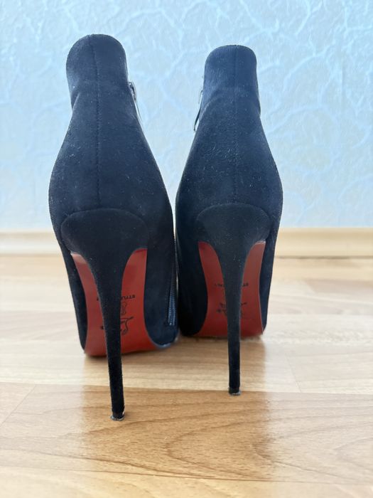 Продам ботільони 36 розмір