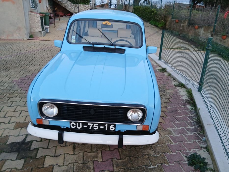 Renault 4L reparada