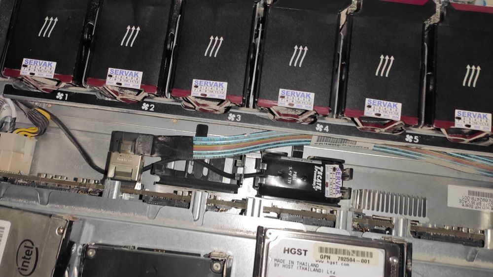 Сервер HP ProLiant DL360p Gen8 (10 SFF)