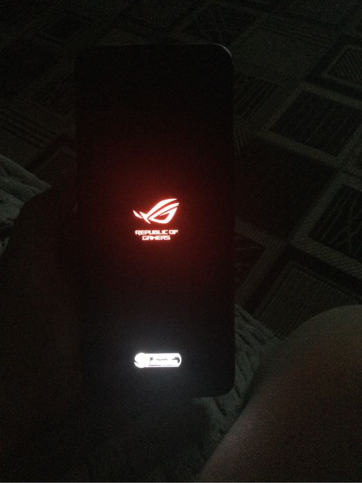 Rog Phone 6 з дефекатими на фото 16/512 3.12GhZ 165 Hz