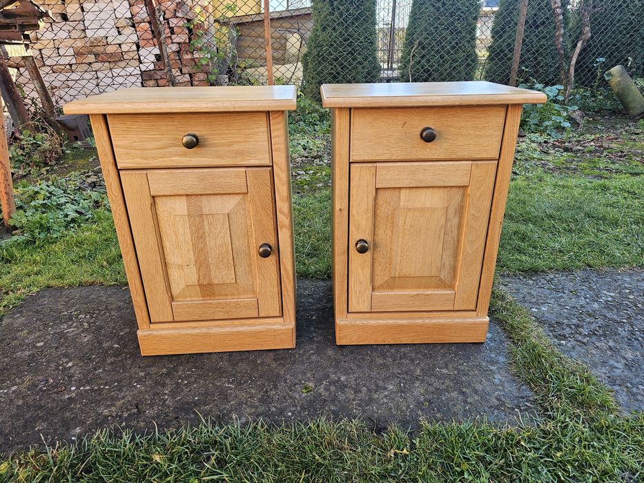 Тумбочка приліжкова деревяня