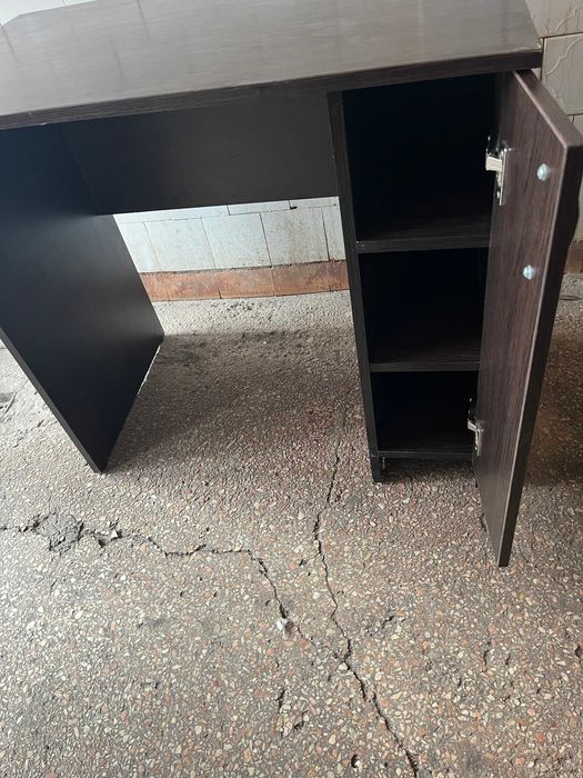 Продам офисный (письменный) стол